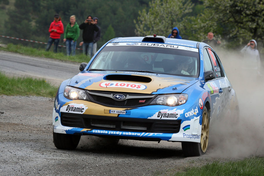 Fot. LOTOSLOTOS – Subaru Poland Rally Team w treningowym starcie na słowackich odcinkach specjalnych zajęli drugie miejsce w grupie N. Fot. Lotos