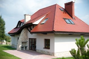 Blachodachówka - czy warto pokryć nią dach?