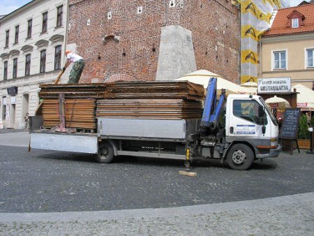 Jak wybrać firmę do transportu specjalistycznego?