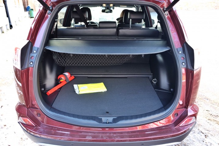Zdjęcie Nr 10 Test Toyota Rav4 Hybrid 2 5 197 Km E Cvt