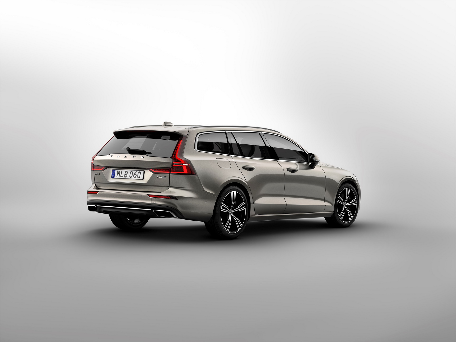Nowe Volvo V60 najpiękniejsze kombi na rynku? Infor.pl